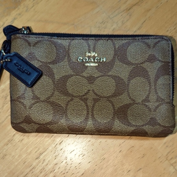Coach Handbags - 100% AUTHENTIC COACH Wristlet Double Corner Zip Signature Coated Canvas